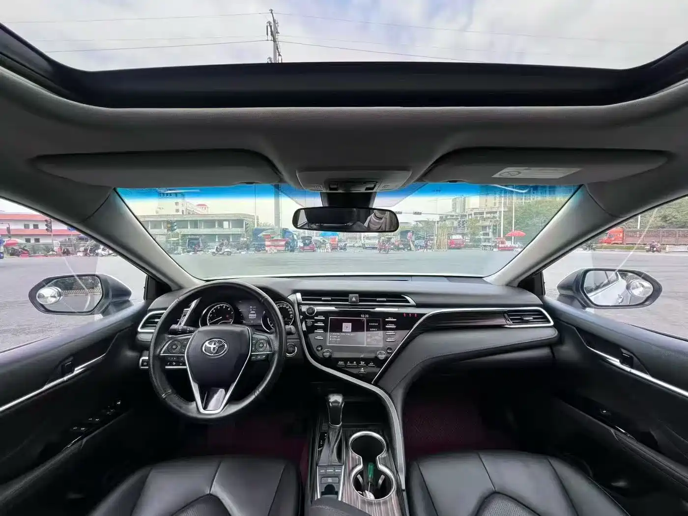 Toyota Camry 2018 2.5G Luxury Edition фото 9