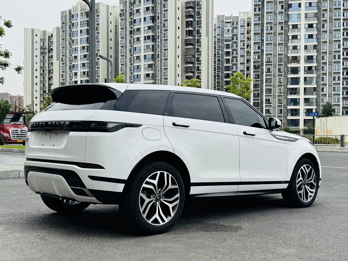 Land Rover Range Rover Evoque 2022 Range Rover Evoque L 249PS R-Dynamic Luxury Edition фото 11