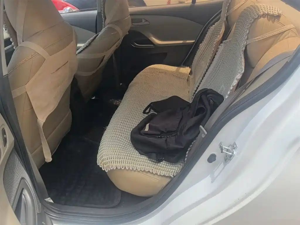 Chevrolet Sail 2015 Sail 3 1.5L Manual Ideal Sunroof Edition фото 17