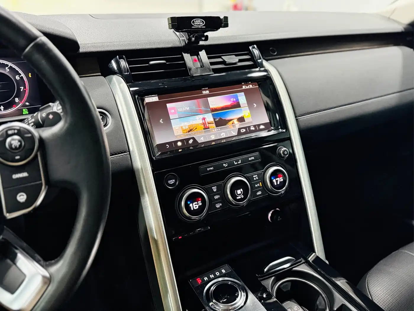 Land Rover Discovery 2017 3.0 SC V6 HSE фото 18