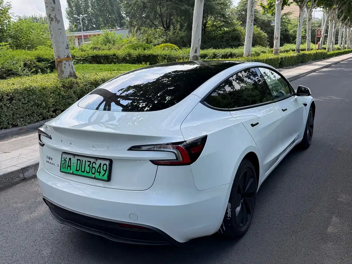 Фото 9 - Tesla Model 3