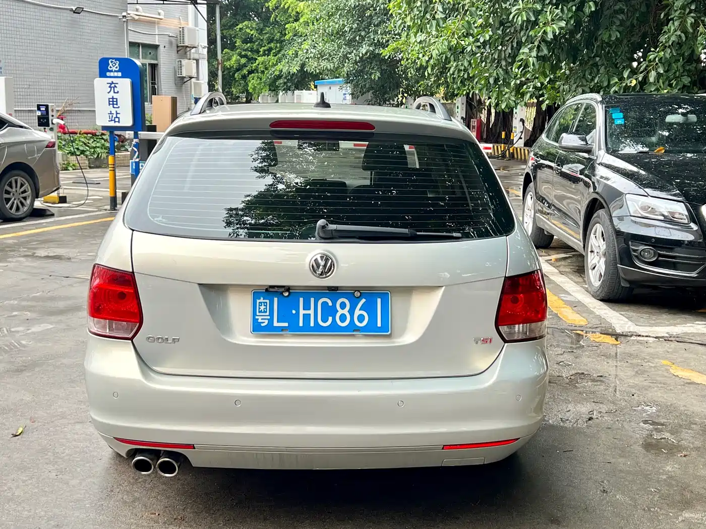 Volkswagen Golf (Import) 2011 Model 1.4TSI Luxury Touring фото 4