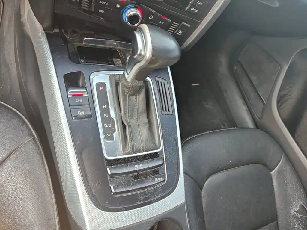Фото 14 - Audi A4L