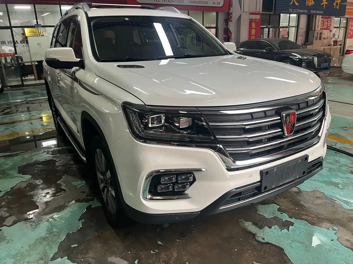 ROEWE RX8