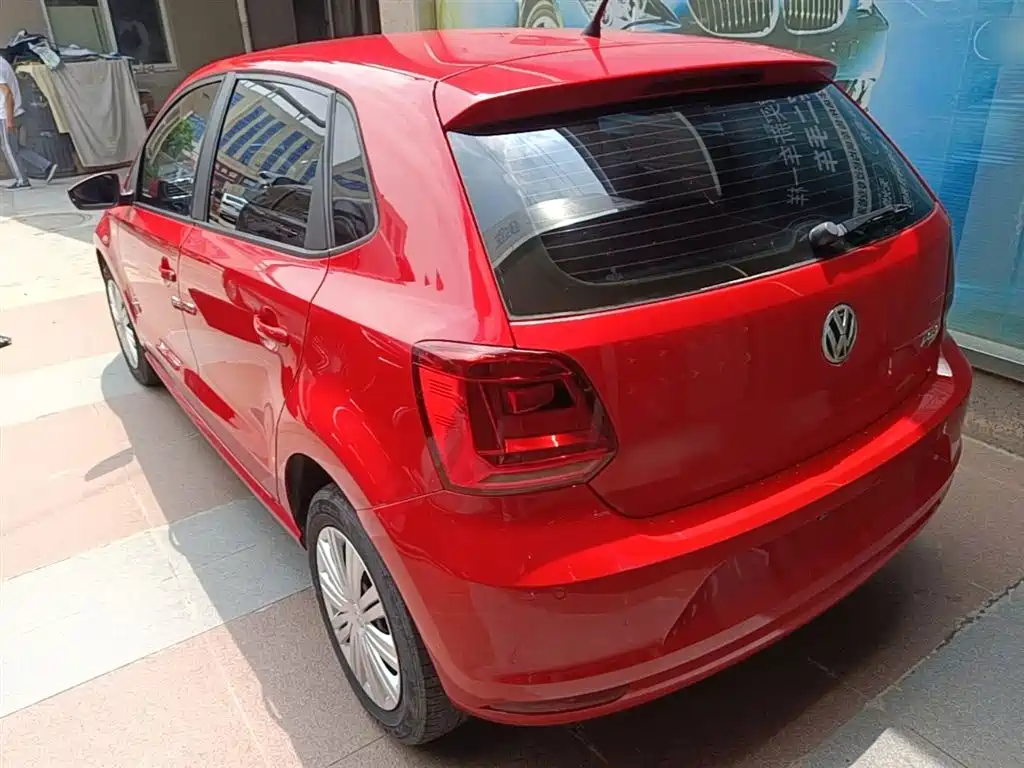 Volkswagen Polo 2016 1.6L Automatic Comfort фото 5
