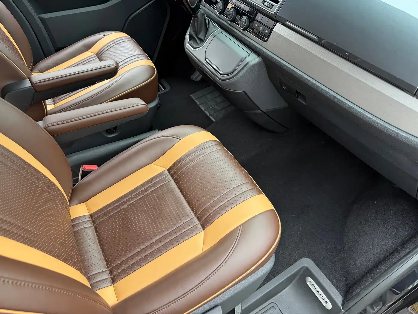 Volkswagen Caravelle 2019 2.0TSI 4WD Luxury 7-seater фото 11
