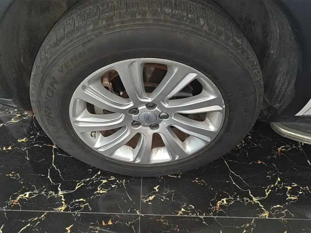 Land Rover Discovery Sport 2016 2.0T SE фото 23