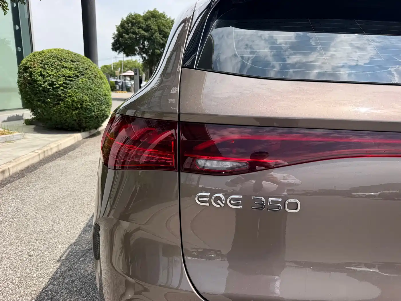 Фото 9 - Mercedes-Benz EQE SUV