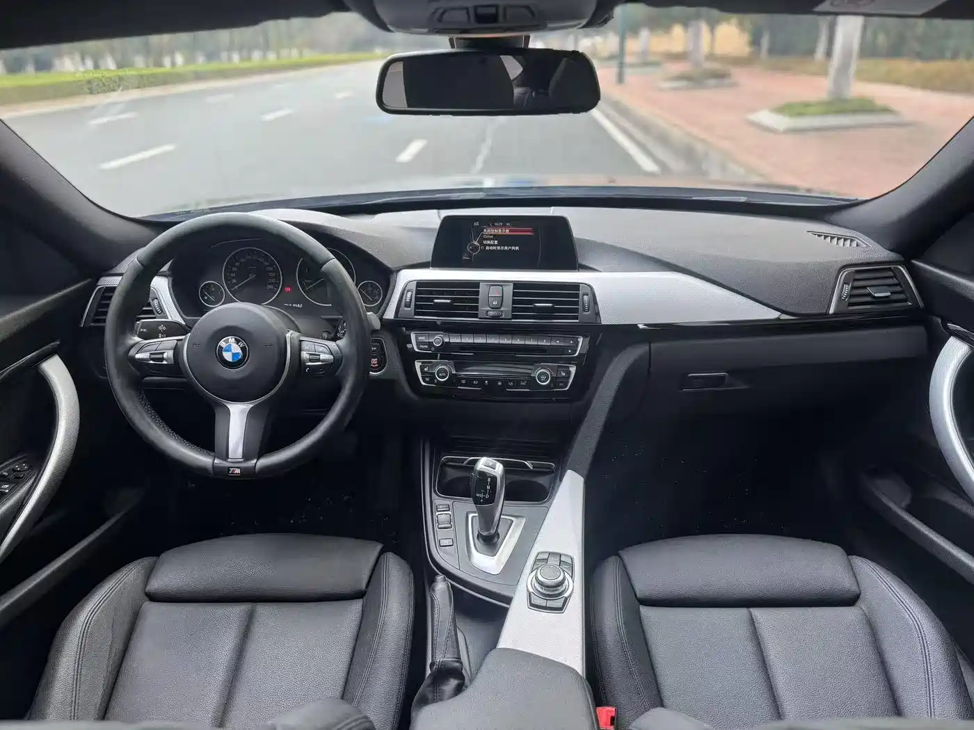 BMW 3 Series GT 2017 320i M Sport фото 4