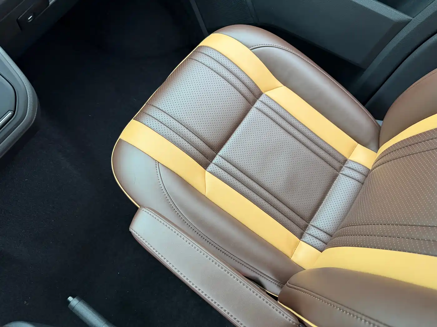 Volkswagen Caravelle 2019 2.0TSI 4WD Luxury 7-seater фото 12