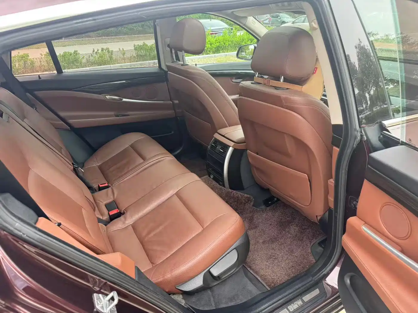 BMW 5 Series GT 2015 528i Luxury фото 15