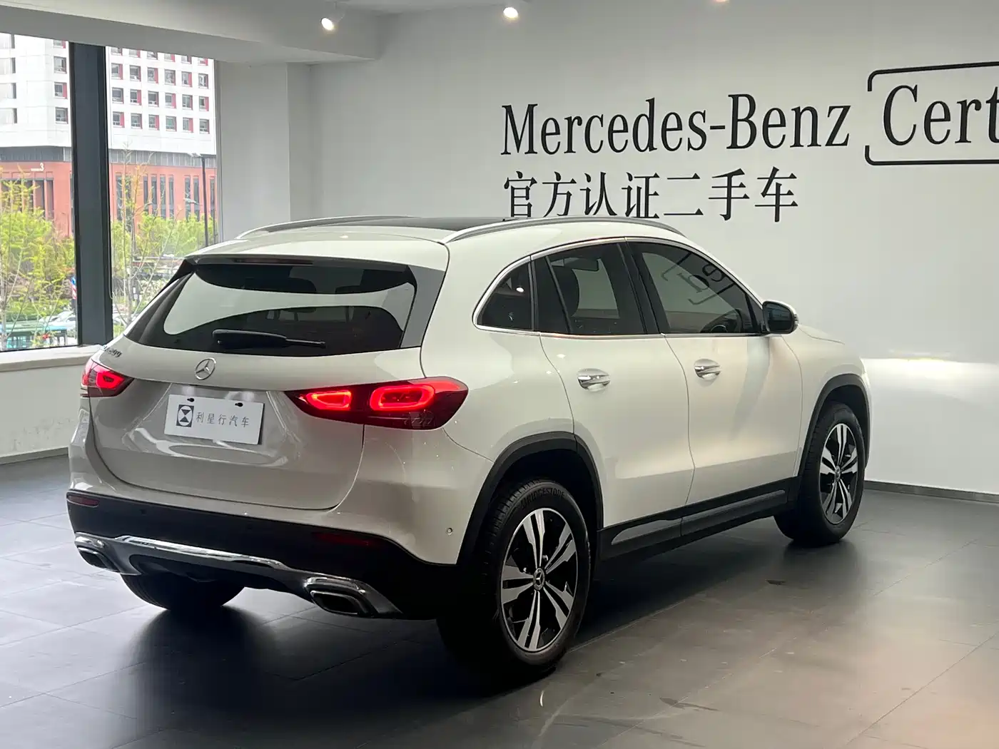 MERCEDES-BENZ GLA
