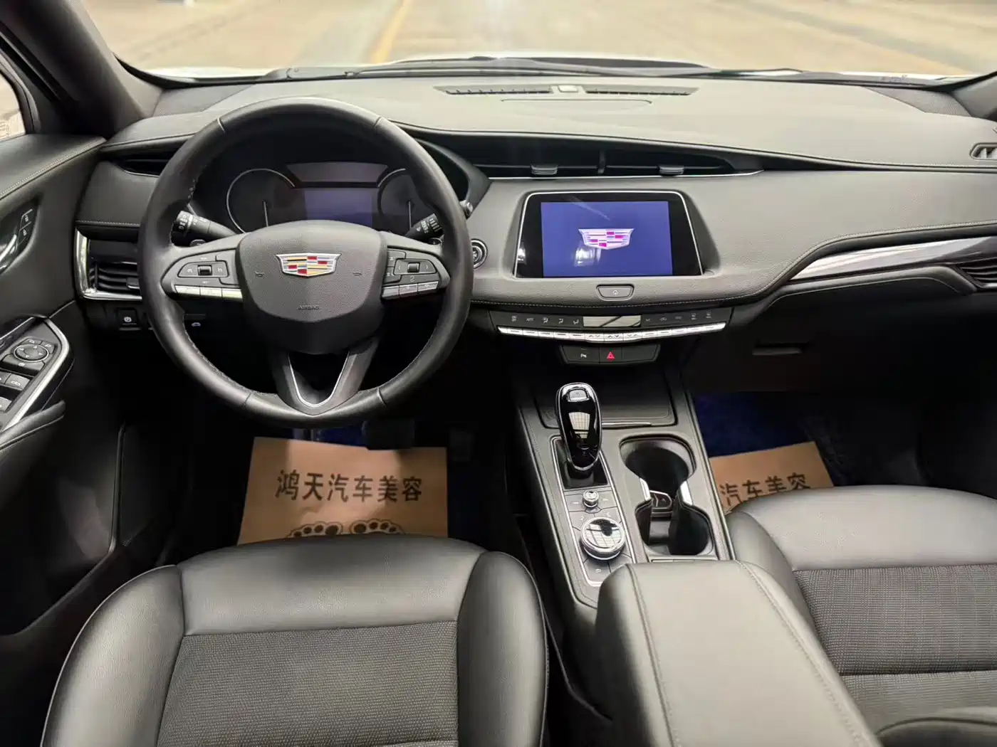 CADILLAC XT4