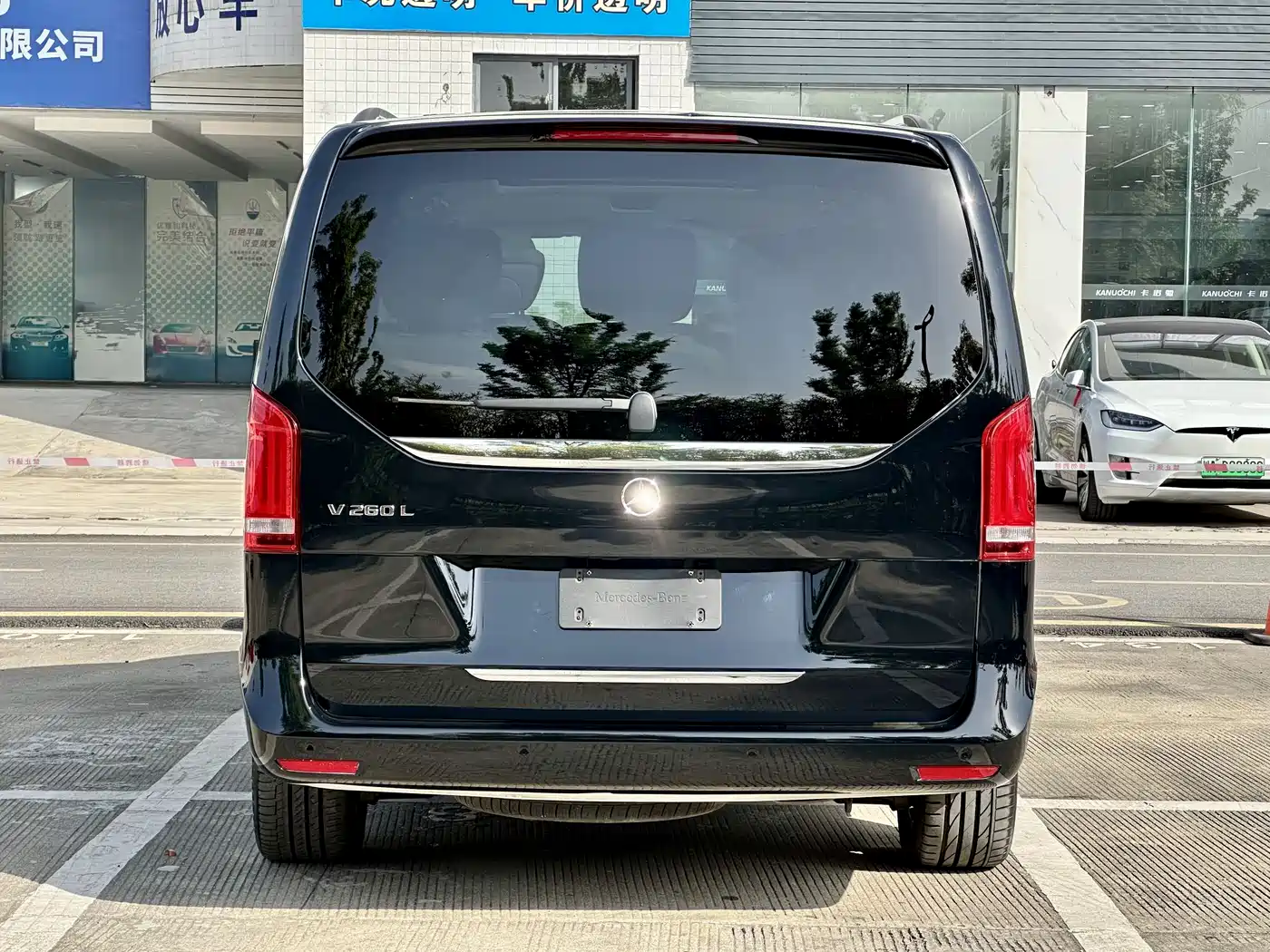 Mercedes-Benz V-Class 2022 V 260 L Long Wheelbase Prestige Edition фото 5