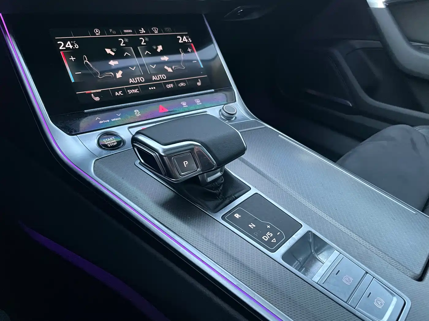 Audi A7 2023 Model 45 TFSI Premium Selection Edition фото 15