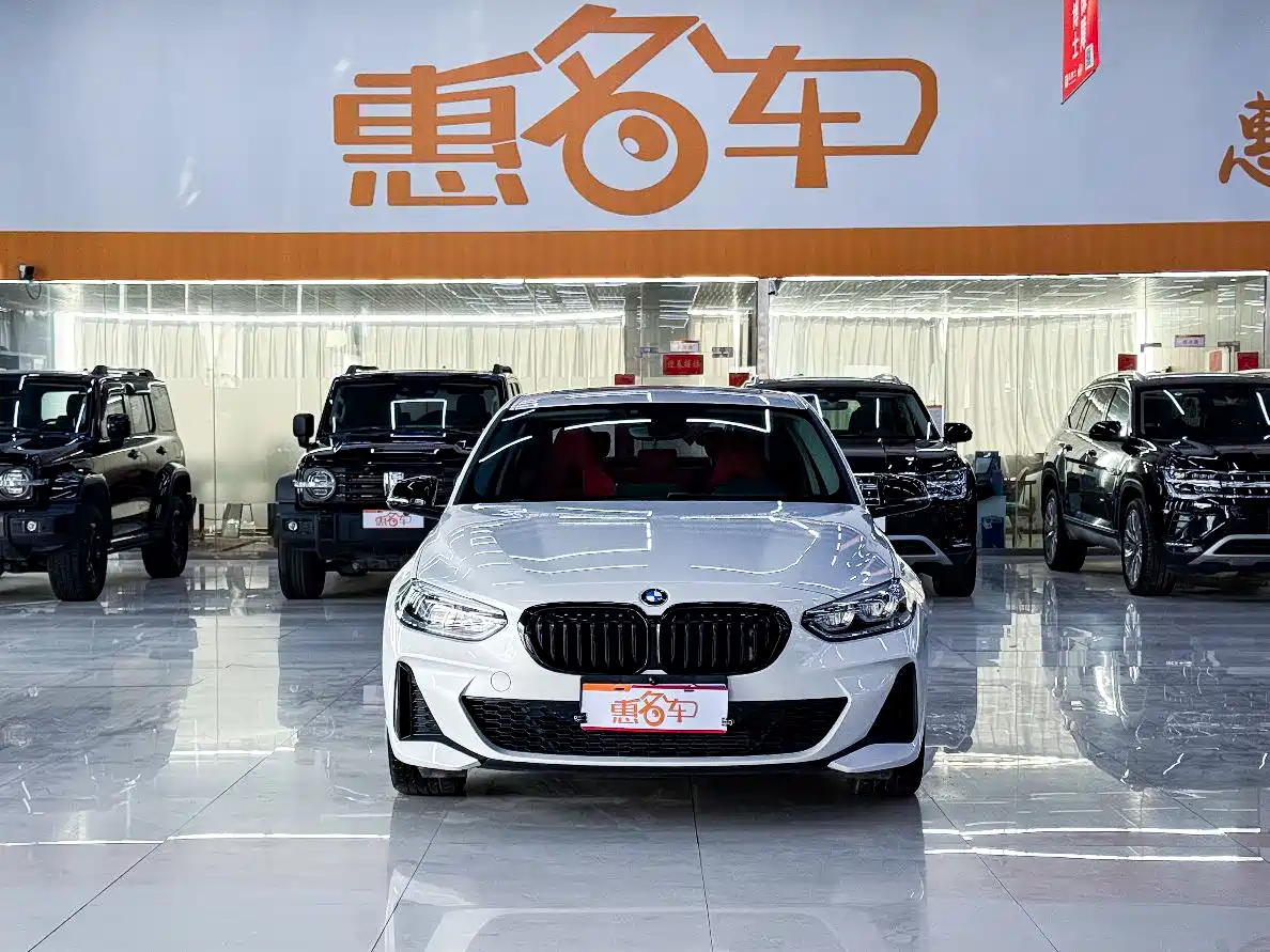 BMW 1 Series 2023 125i M Sport Shadow Edition фото 2