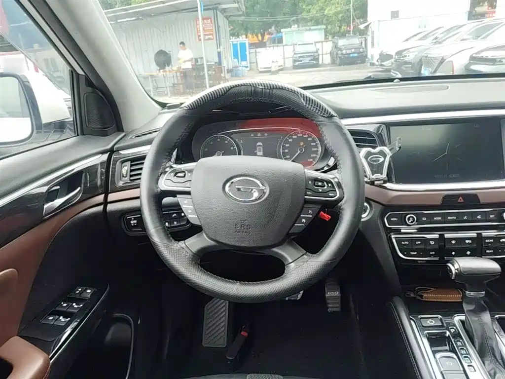 GAC Trumpchi Trumpchi GS8 2017 320T 2WD Luxury Edition (7-Seater) фото 11