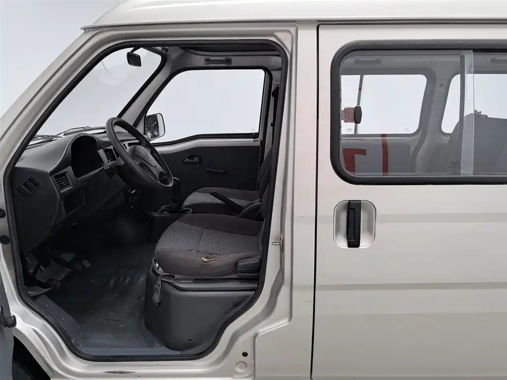 Wuling Motors Wuling Zhiguang 2015 2013 1.0L Practical