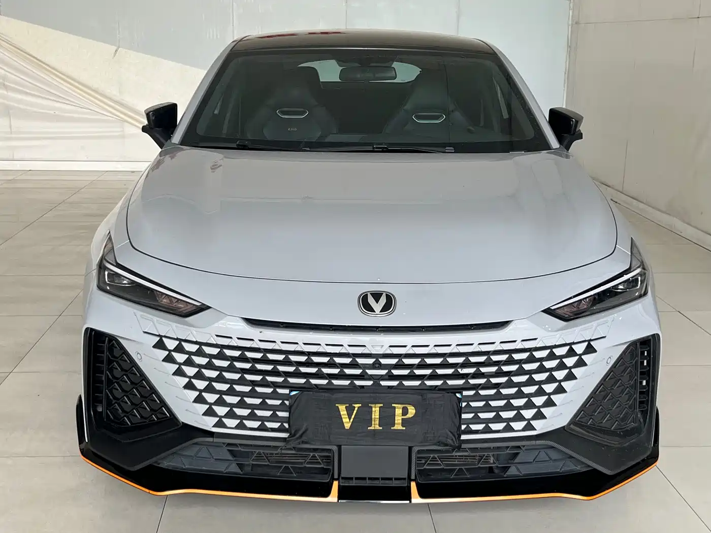 Фото 2 - Changan UNI-V