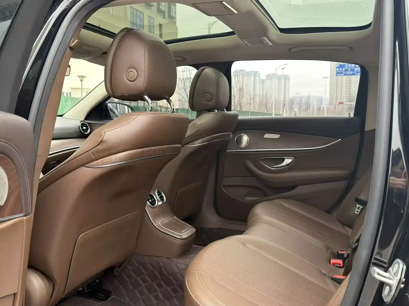 MERCEDES-BENZ E CLASS