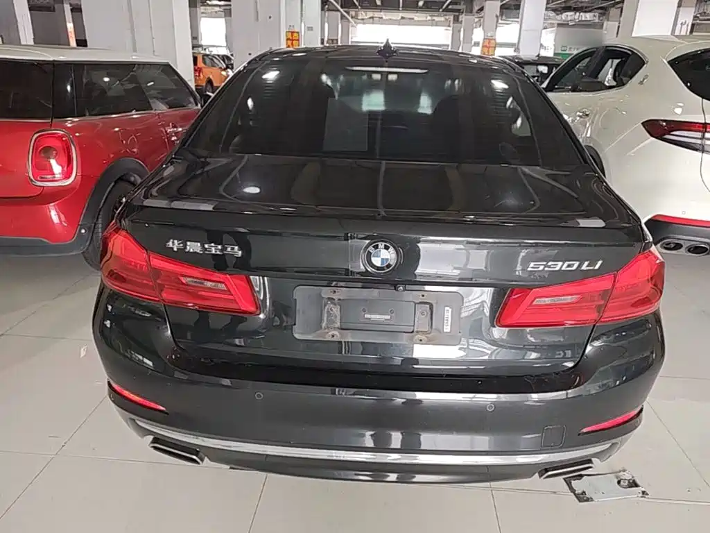 Photo 6 - BMW 5 Series
