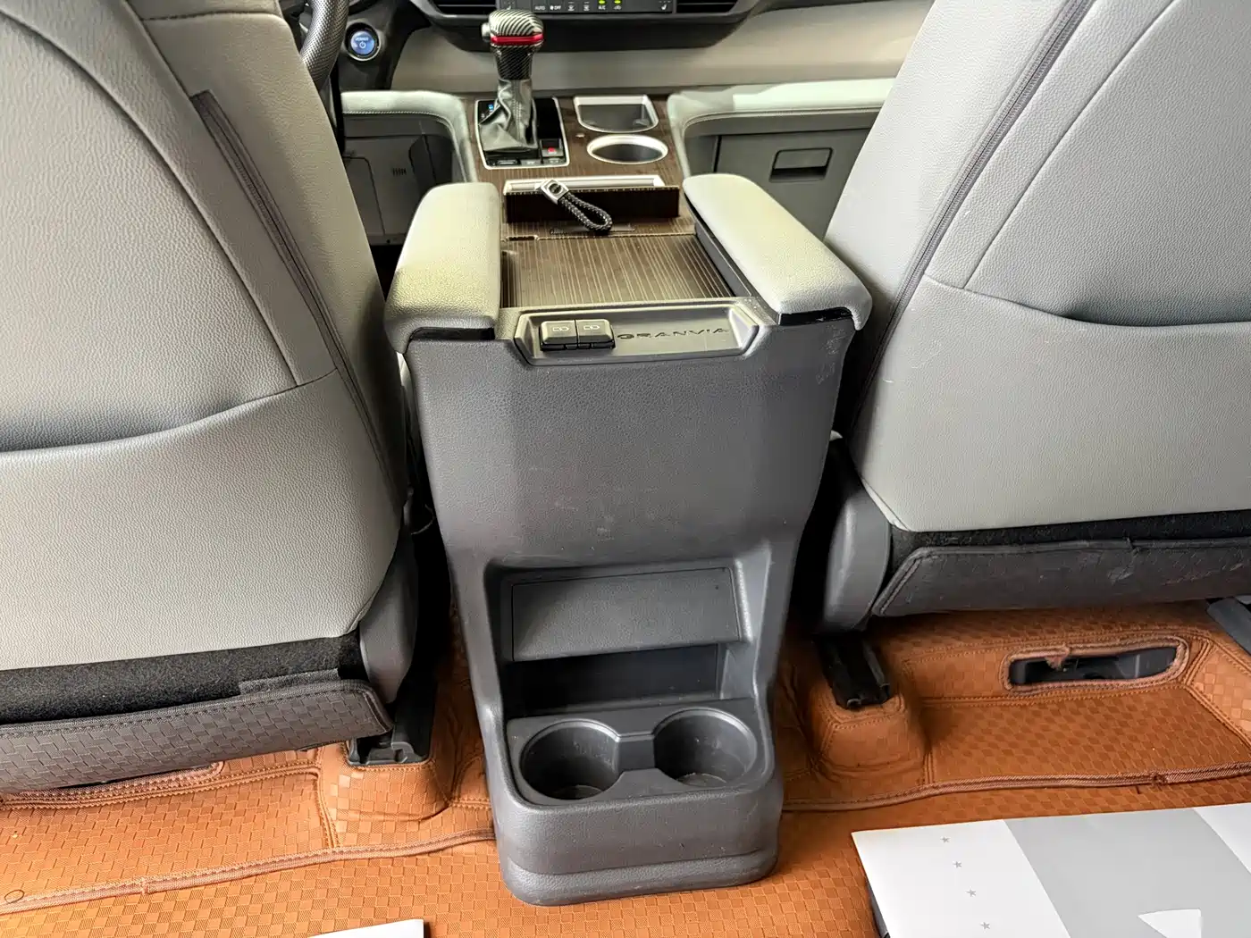 Toyota Granvia 2023 2.5L Hybrid Prestige PLUS Edition фото 21
