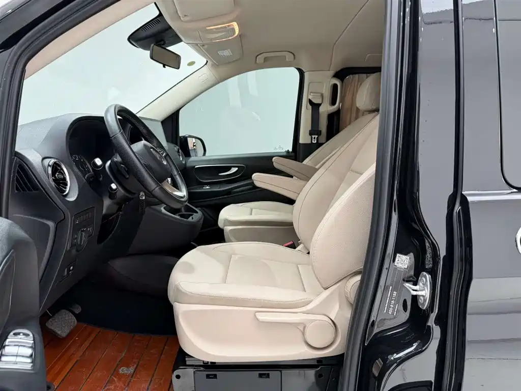 Mercedes-Benz Vito 2021 2.0T Business Edition 9-seater фото 15