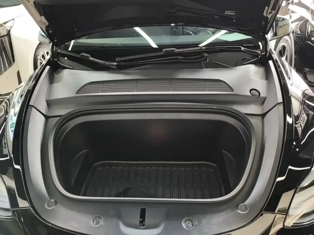 Фото 20 - Tesla Model Y