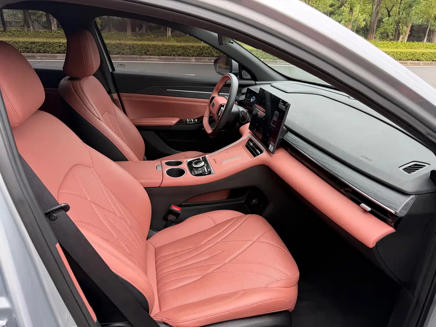 Geely Galaxy Galaxy L6 2025 2025 EM-i 140km Voyage Edition
