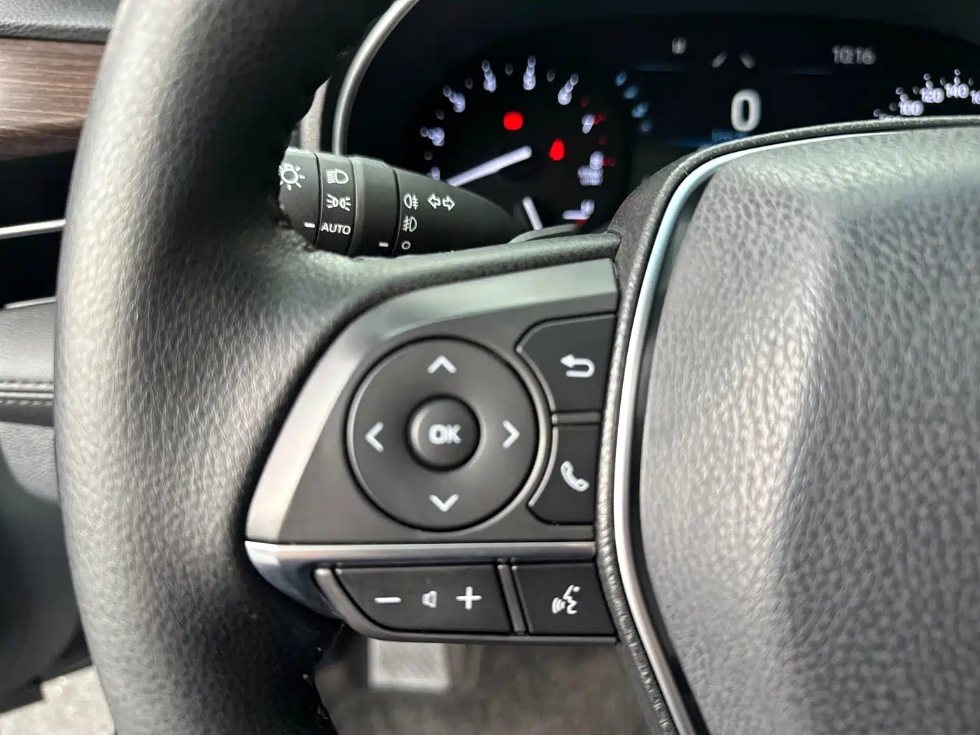 Toyota Avalon 2022 2.5L Progressive Edition фото 11