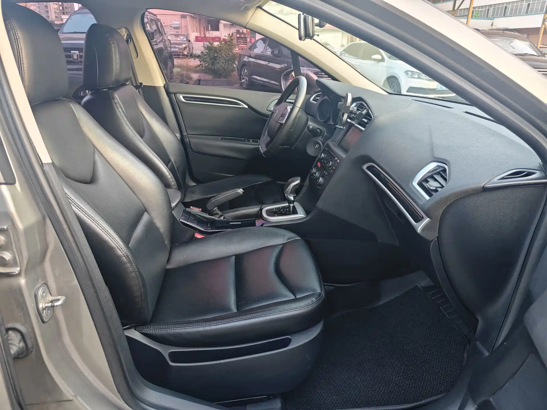 Photo 12 - Citroën C4L