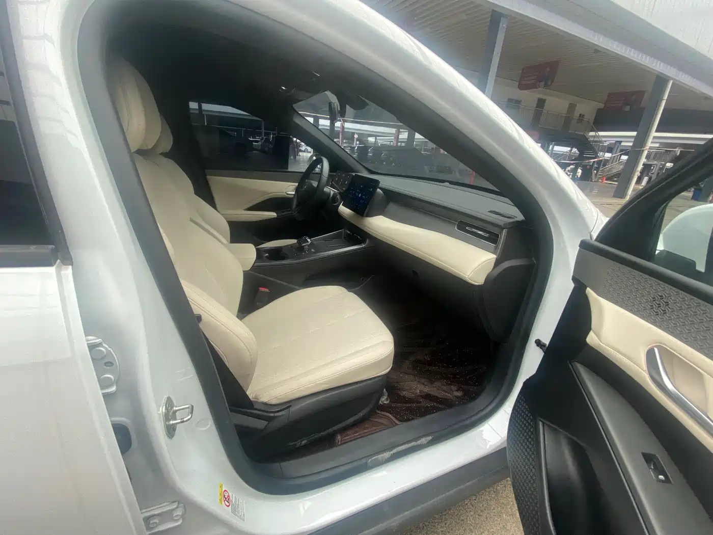 BYD Qin PLUS 2025 DM-i Smart Drive 55KM Leader фото 5