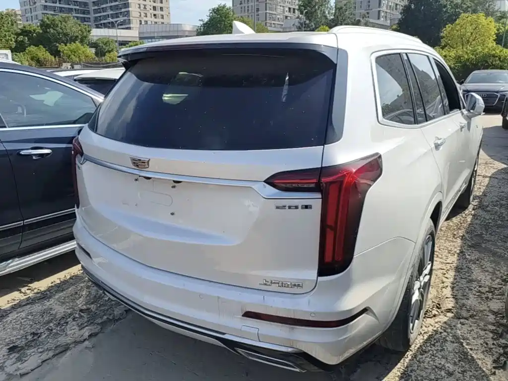Фото 7 - Cadillac XT6