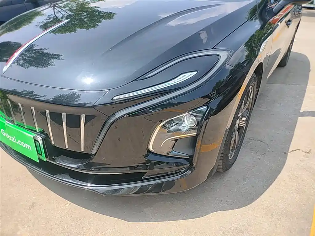 Hongqi E-QM5 2021 Charging T3 Version 5-seater фото 24