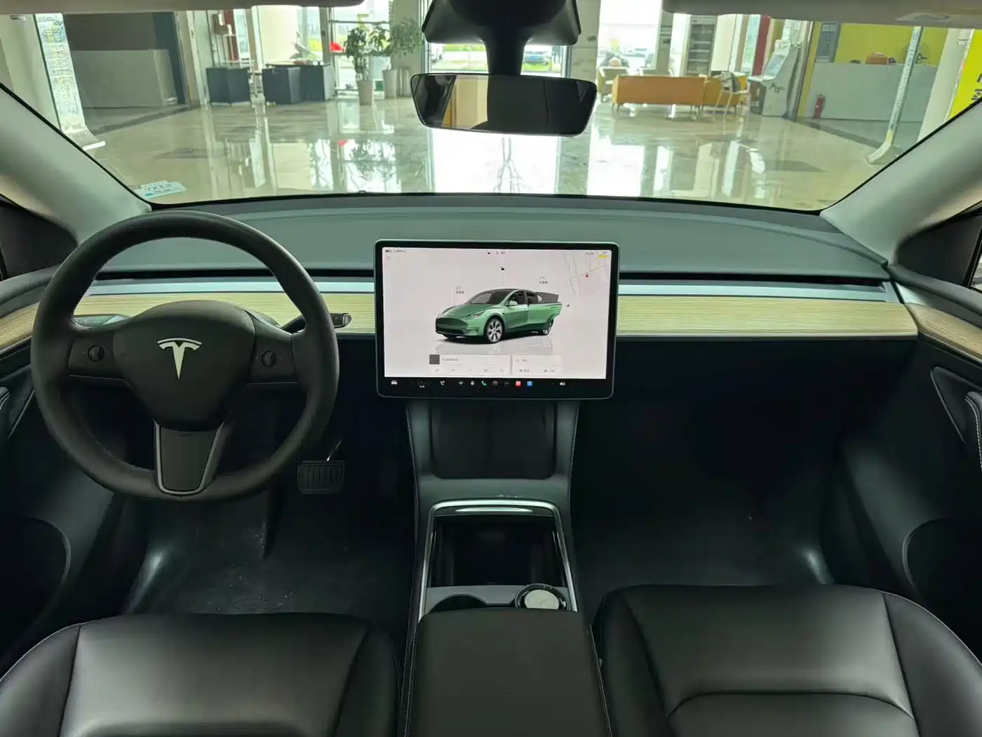 TESLA MODEL Y