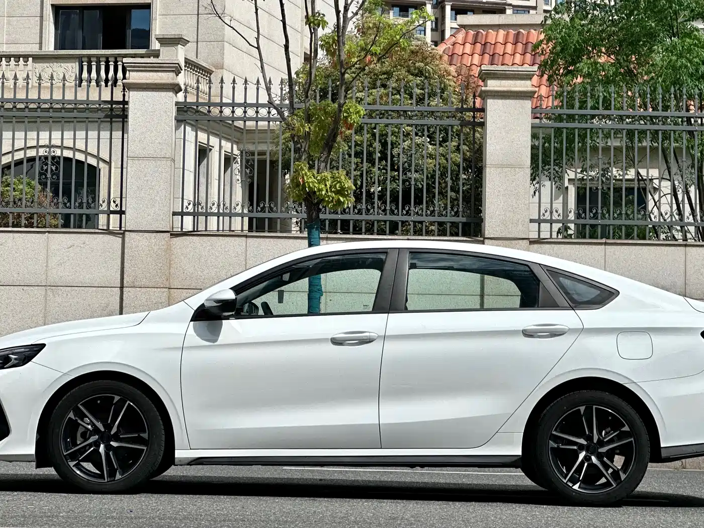 GEELY AUTOMOBILE BINRUI