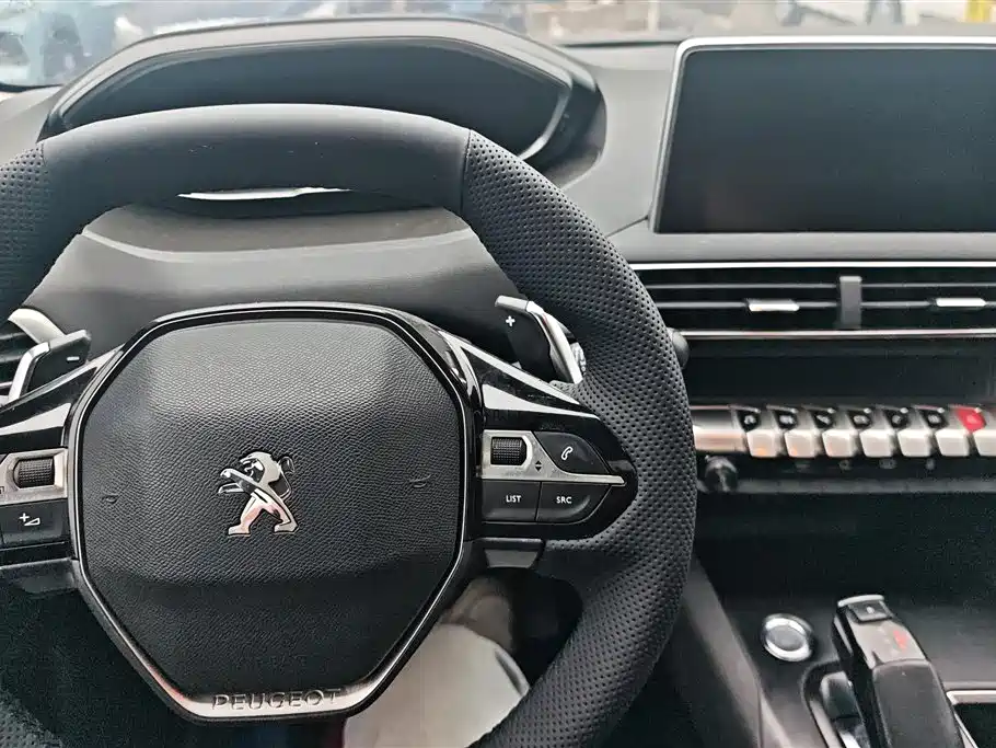 Peugeot 5008 2017 350THP 5-Seat Elite Edition фото 12