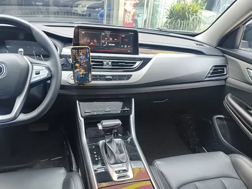CHANGAN CS75