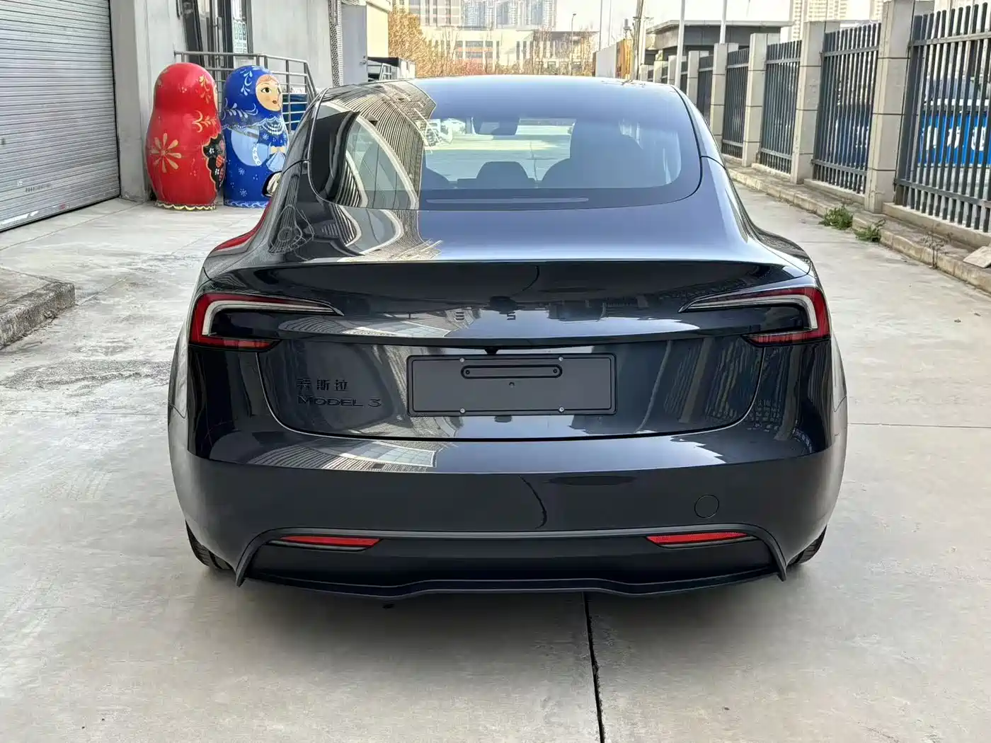TESLA MODEL 3