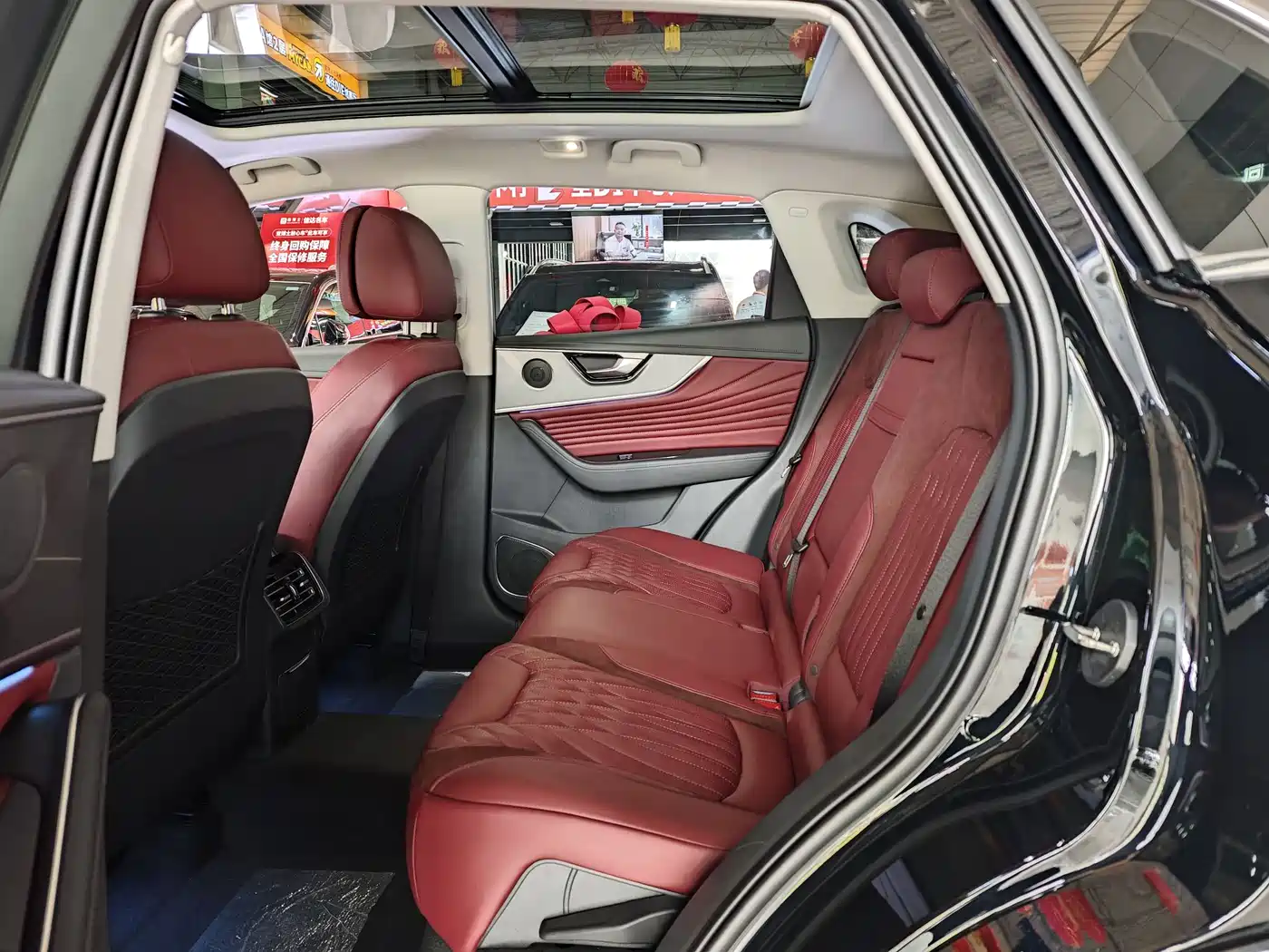 Hongqi HS5 2023 2.0T Flag Pro 500,000 Units Commemorative Edition фото 11