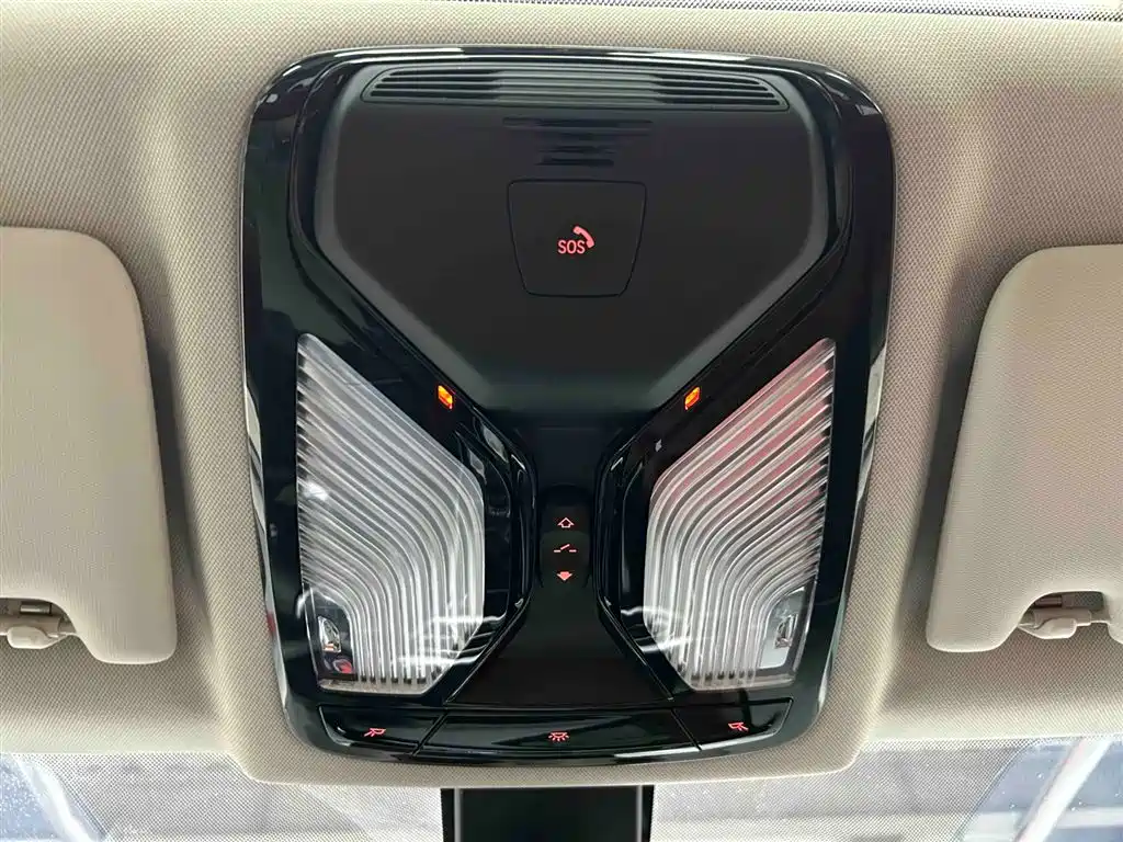 BMW 3 Series 2022 320i Sport Package фото 9