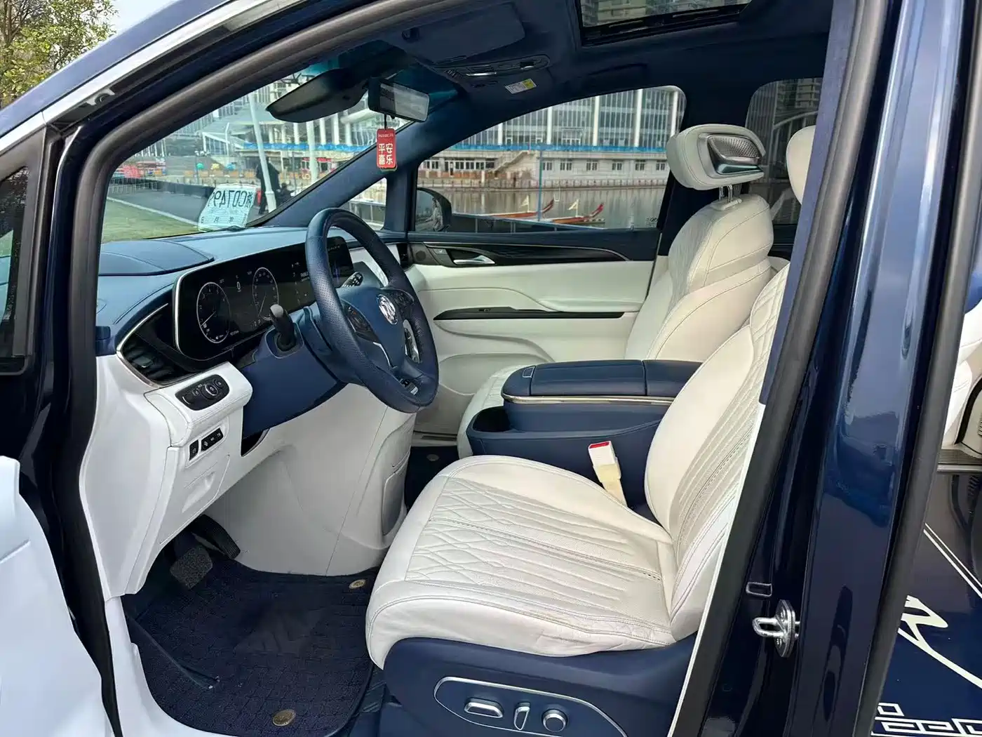 Фото 5 - Buick GL8