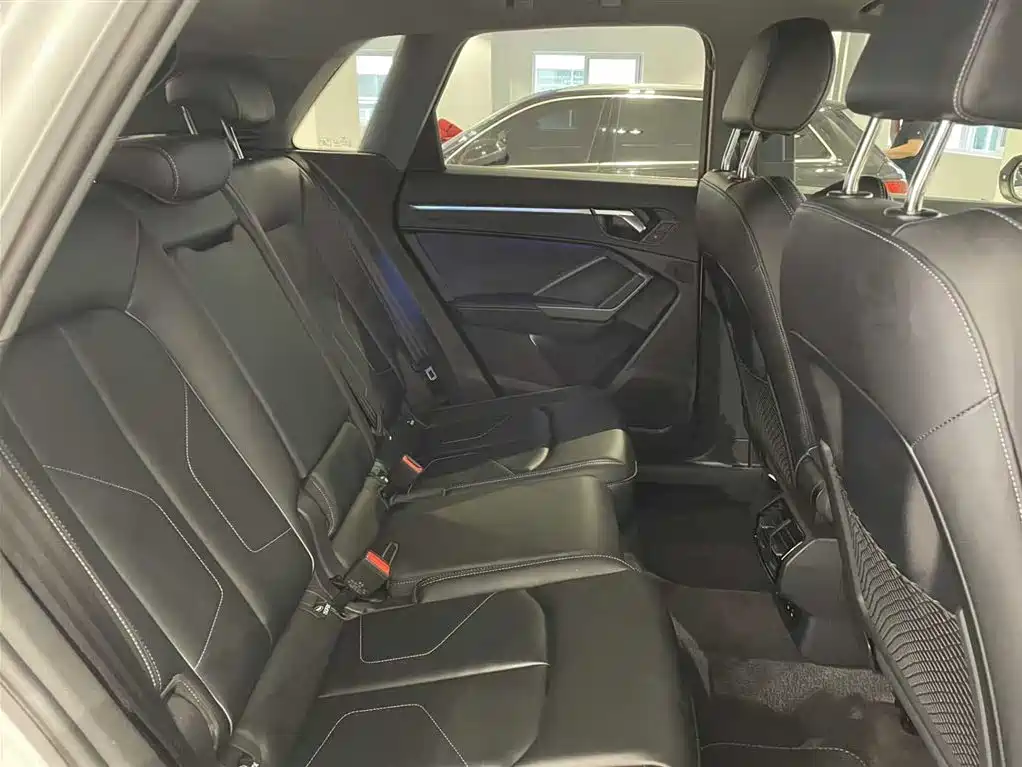 Audi Q3 2024 35 TFSI Fashion Sport фото 8