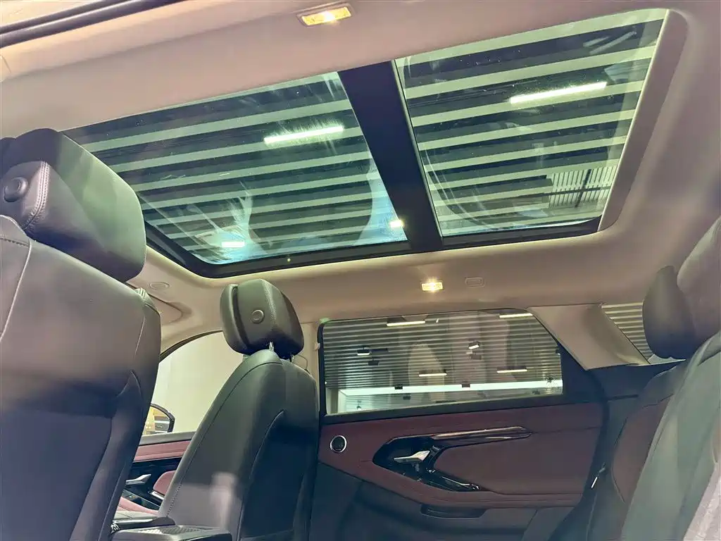 Land Rover Range Rover Evoque 2024 Range Rover Evoque L 249PS Light Master Edition фото 26