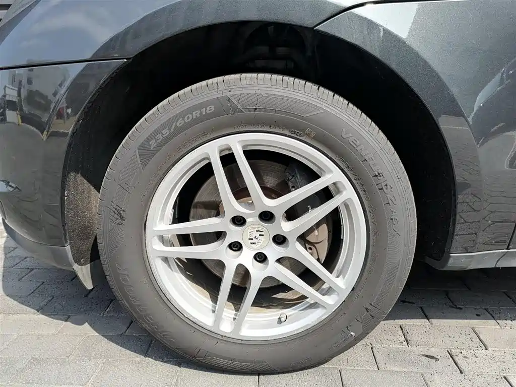 Porsche Macan 2018 Macan 2.0T фото 4
