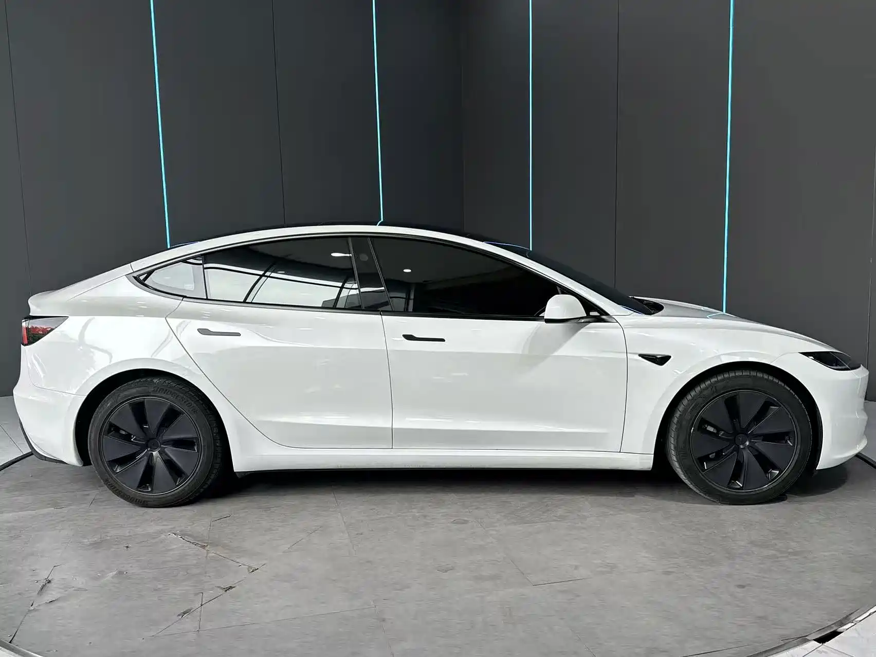Фото 5 - Tesla Model 3