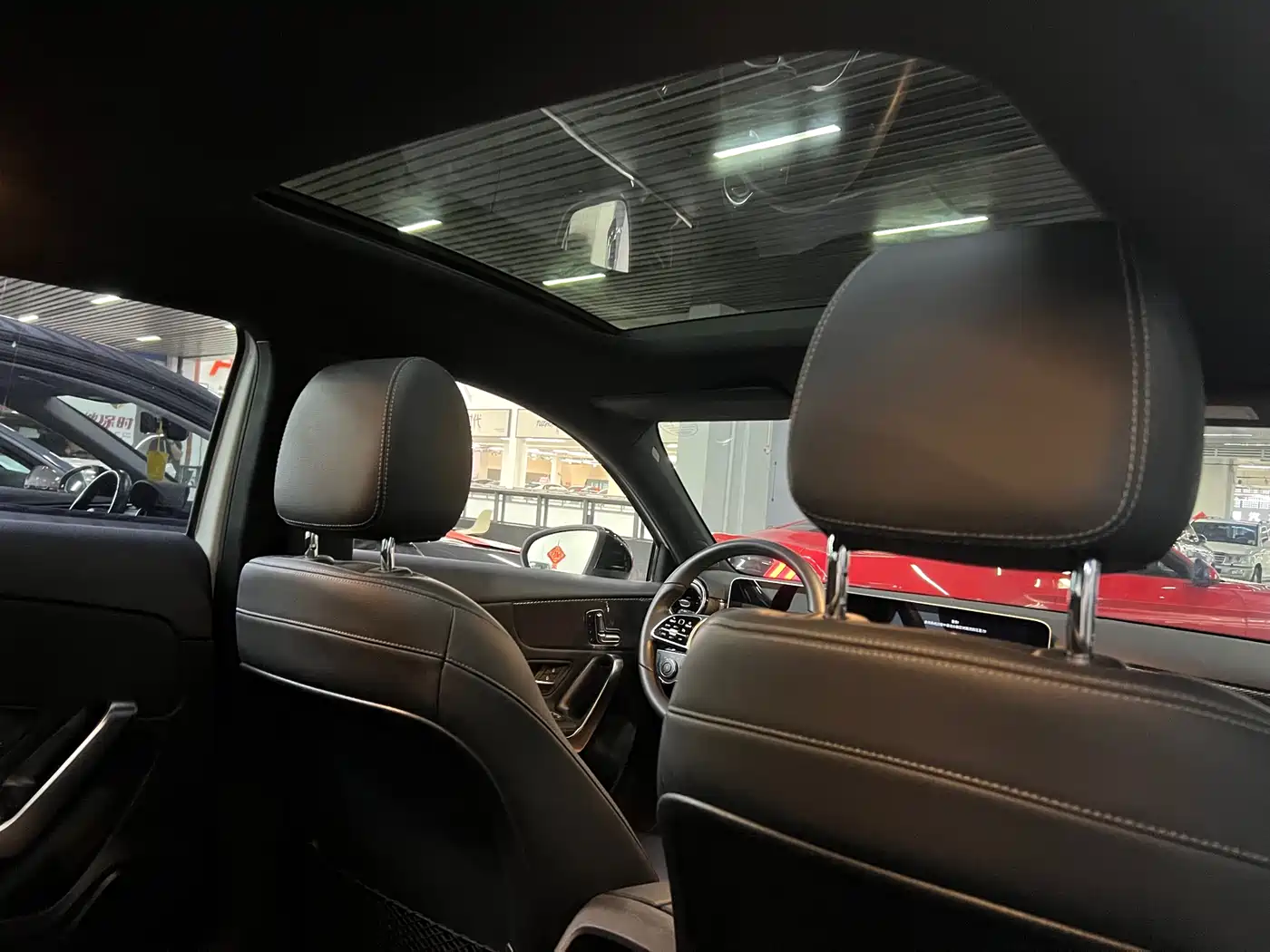 Mercedes-Benz A-Class (Import) 2019 A 200 Fashion Version фото 14