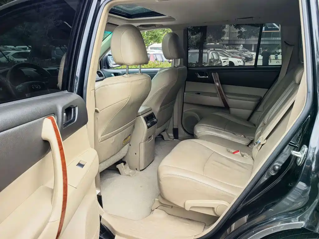 صورة 6 - Toyota Highlander