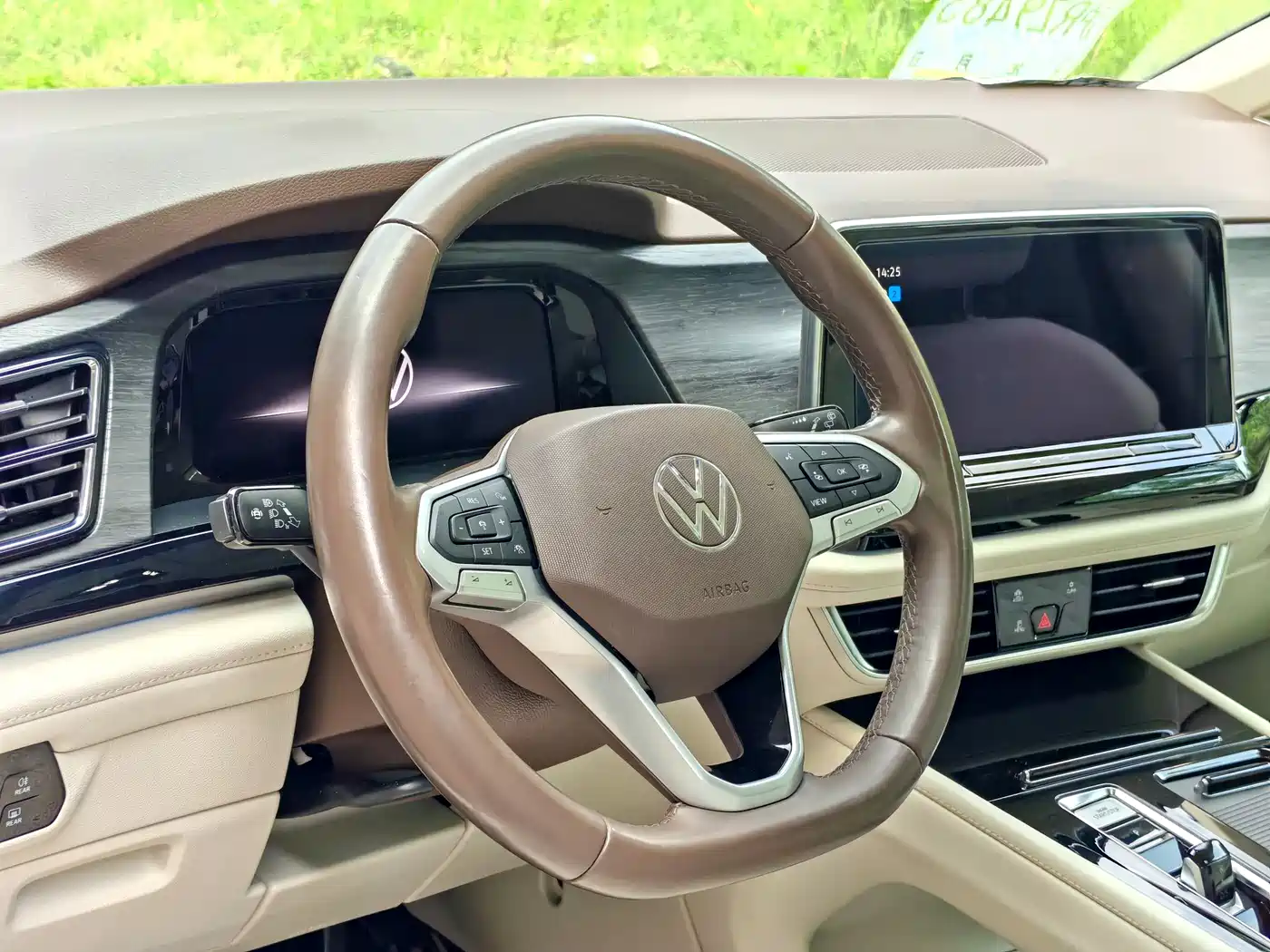 Volkswagen Viloran 2022 380TSI Premium Edition фото 11