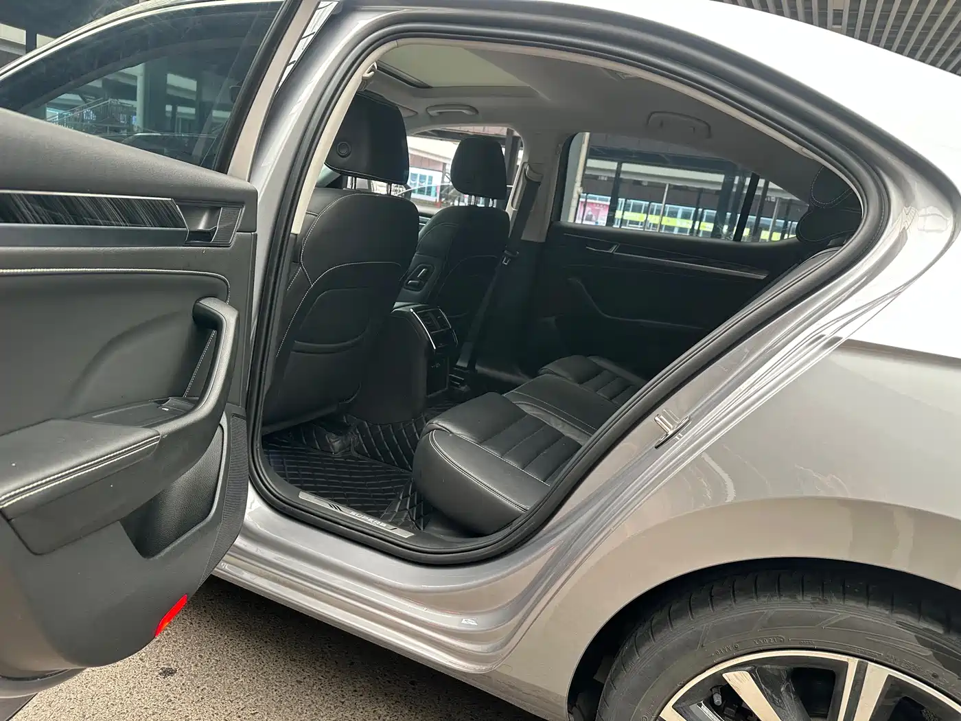 Škoda Superb 2022 TSI330 DSG Luxury Edition фото 8